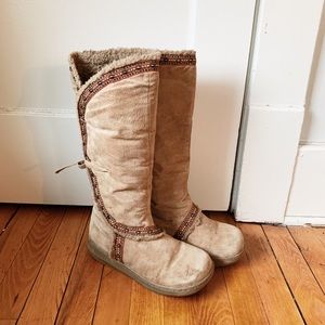 Tall tan winter rocket dog boots